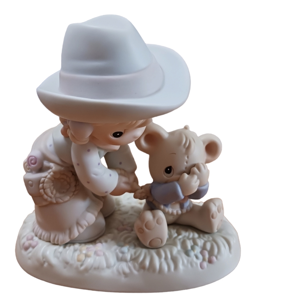 Precious Moments Porcelain Figurine "I can't‎ bear to let you go" 1994